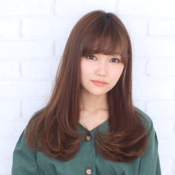 大人のツヤ髪、毛先のまとまり抜群の内巻きロング