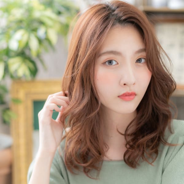 くせ毛風ルーズヘア小顔オレンジブラウン エギョモリ