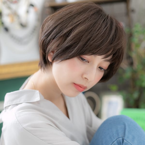 小顔切りっぱなし大人かわいいくびれショート　ダークアッシュ