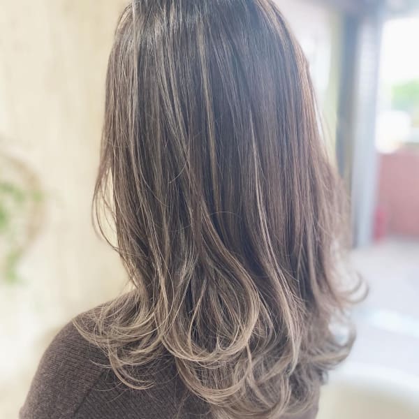 アッシュベージュグラデーションカラー|Hair space Earth