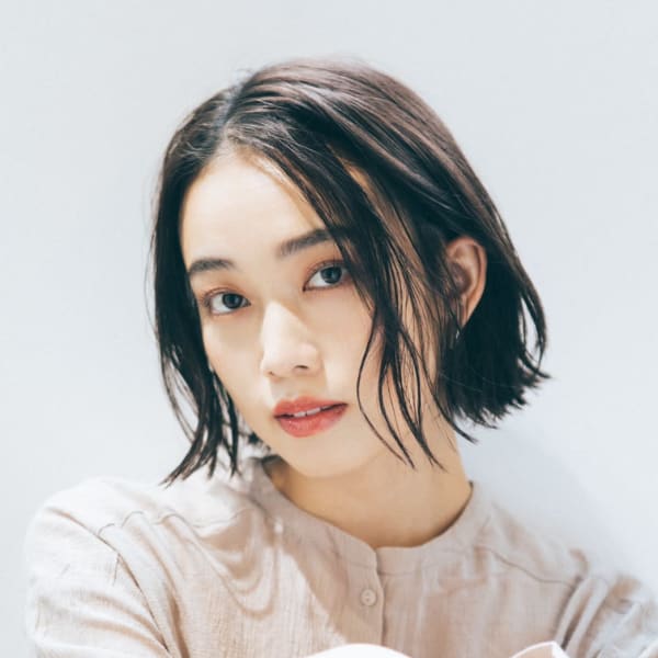 切りっぱなしボブ×セミウェット×オリーブカラー