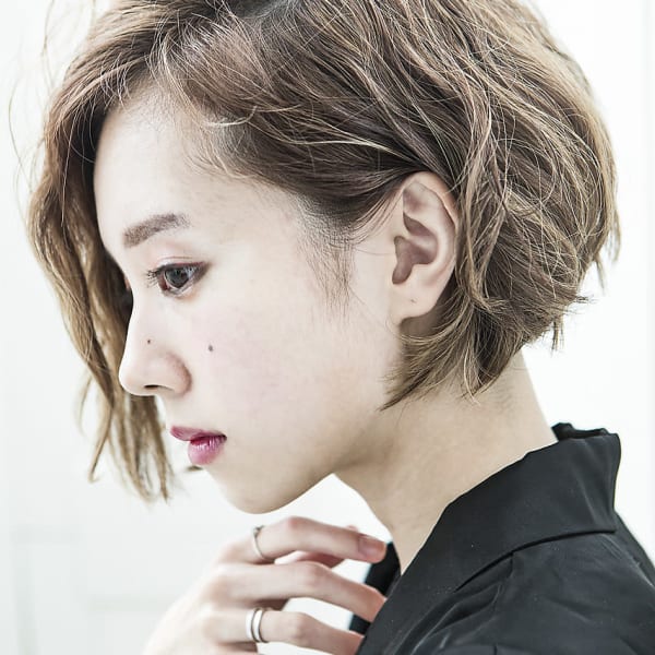 【mielhair新宿】ミルクティーカラー☆耳かけショートボ