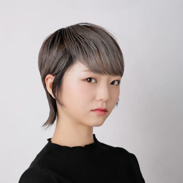 ダークルーツシルバーベージュ+ショートウルフヘア