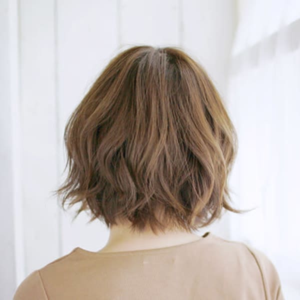 20代30代40代　イメージ自在のウルフボブ【烏丸】