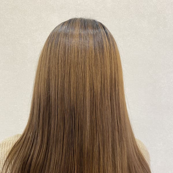 繰り返す縮毛矯正のダメージも【美髪エステ】でベースから整え!