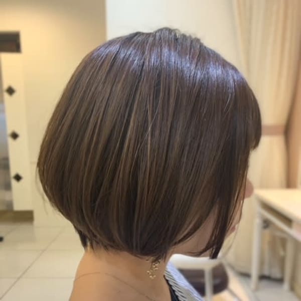 ショートボブ