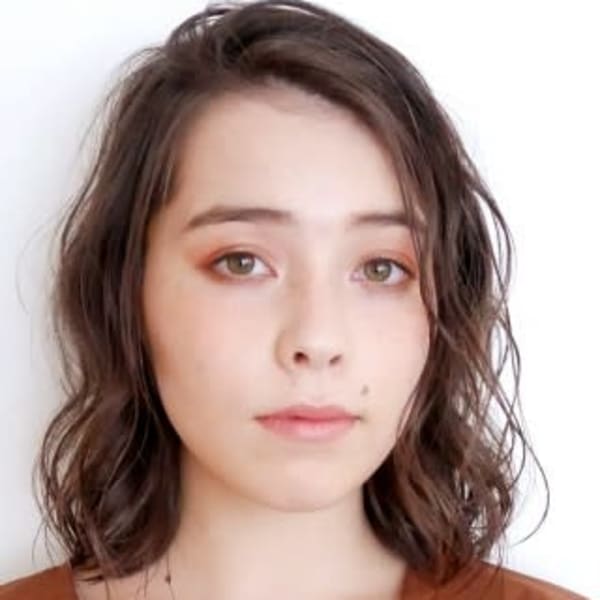 大きめカールの柔らかミディ