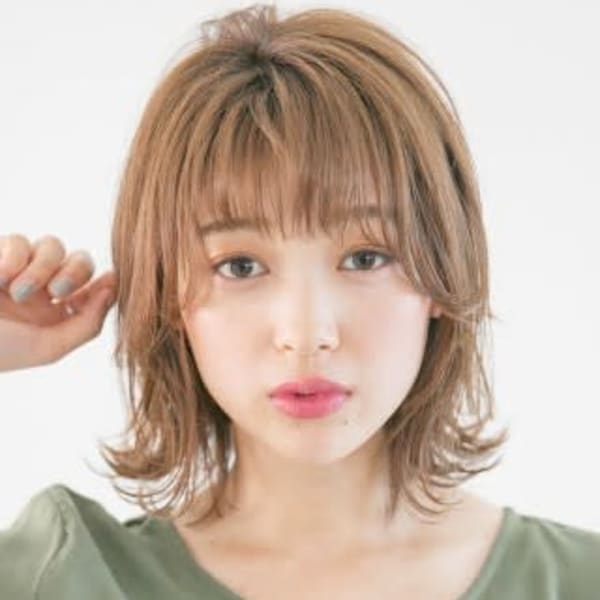 外ハネ切りっぱなしボブ