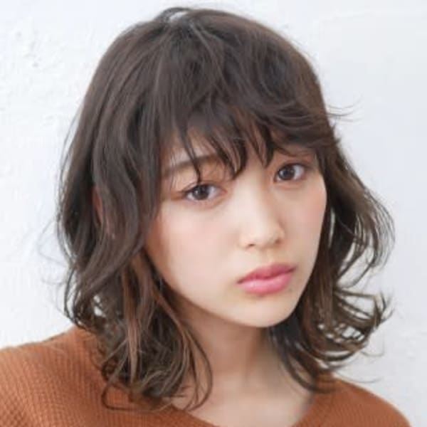 外ハネダブルバングのセミディ