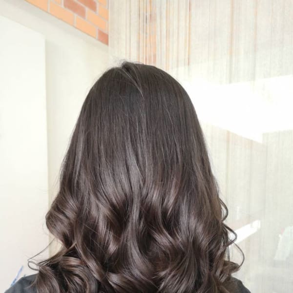 大人女子のこなれ感☆カラーで見せる軽やかロング☆|Ria cherim