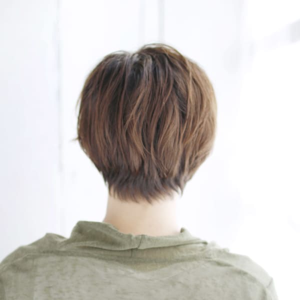 20代30代40代　記憶に残る小顔ショート【烏丸】
