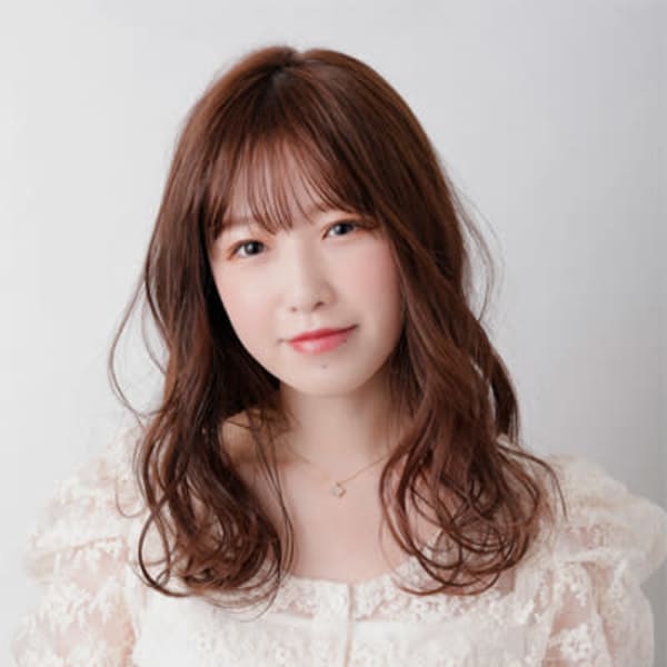 シースルーバング×無造作ミディ