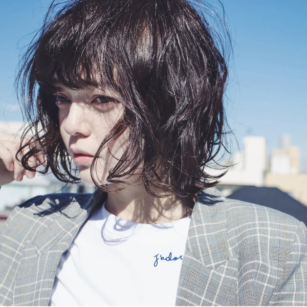 razyウェーブくすみブルーネビージュニュアンスボブ