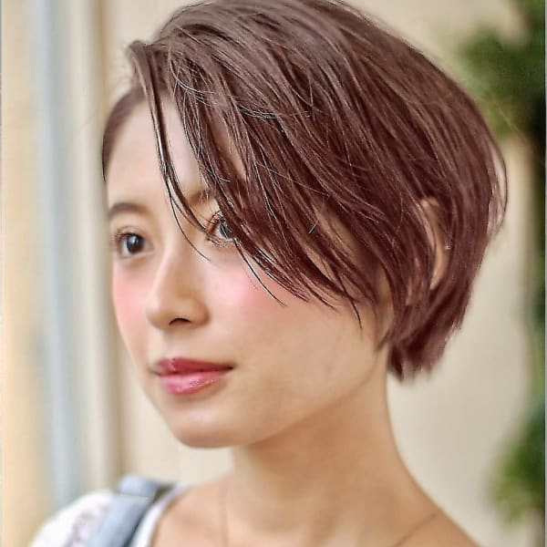 大人め前下がりショートボブ
