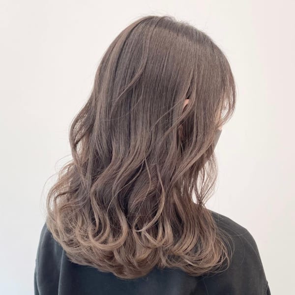 ベージュカラー