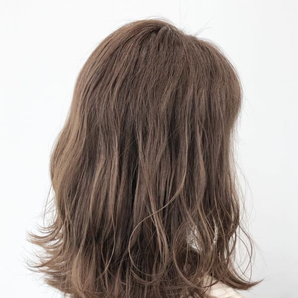 ベージュカラー