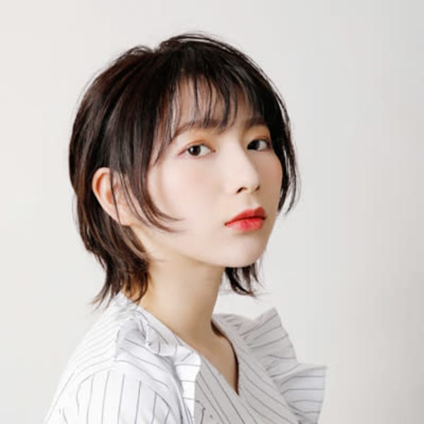 ショート気分が味わえるミディアムウルフ