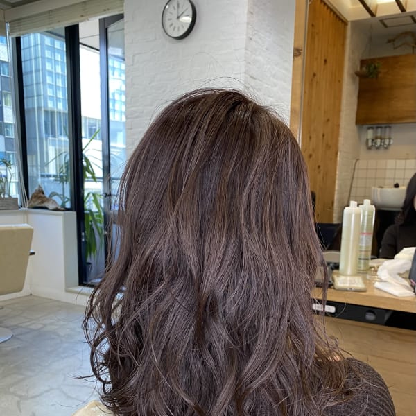 ほのかなピンクが大人の艶感を演出!ピンクグレージュカラー☆