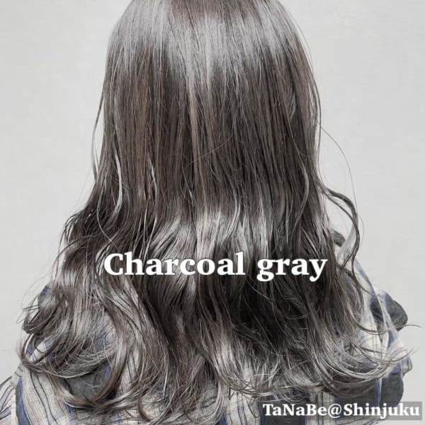 チャコールグレー..＊ 担当田辺貴裕