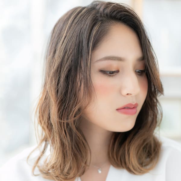 外国人風ハイライト…濡れ髪透け感ボブディ 抜け感