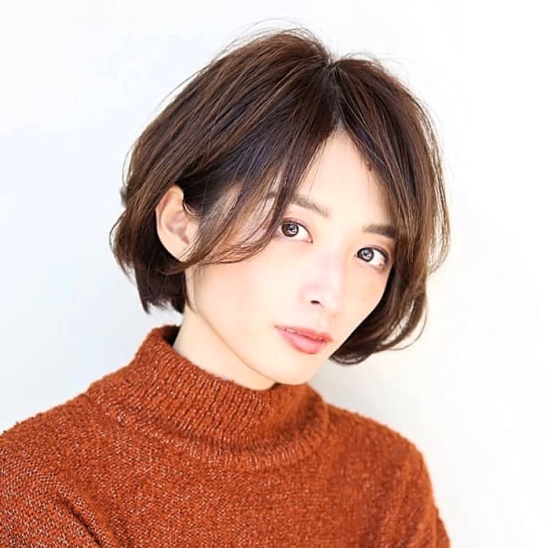 前髪なしの耳かけシルキーストレート