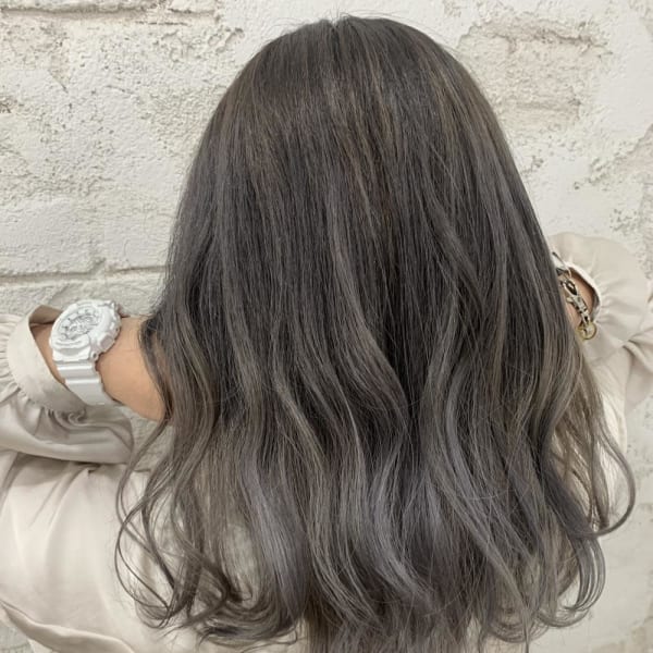スモーキーグレー、グラデーション、シルバーカラー