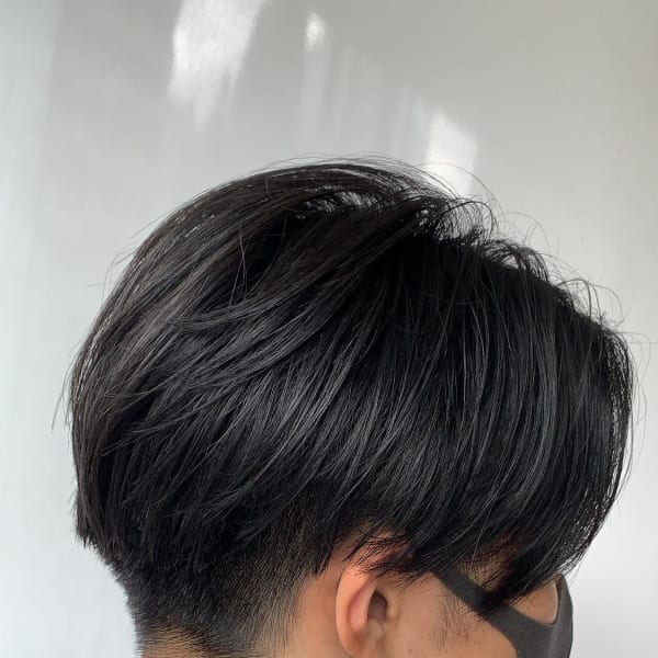 韓国マッシュ 黒髪マッシュ センターパートサイドグラデーショ