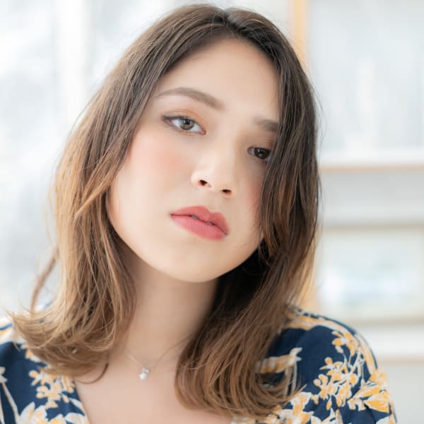 アシンメトリーグラデーションカラー小顔ロブ ニュアンス