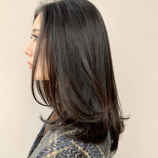 透明感漂うダークカラー