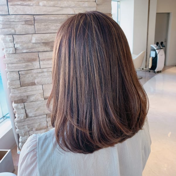 白髪をハイライトでカバー！