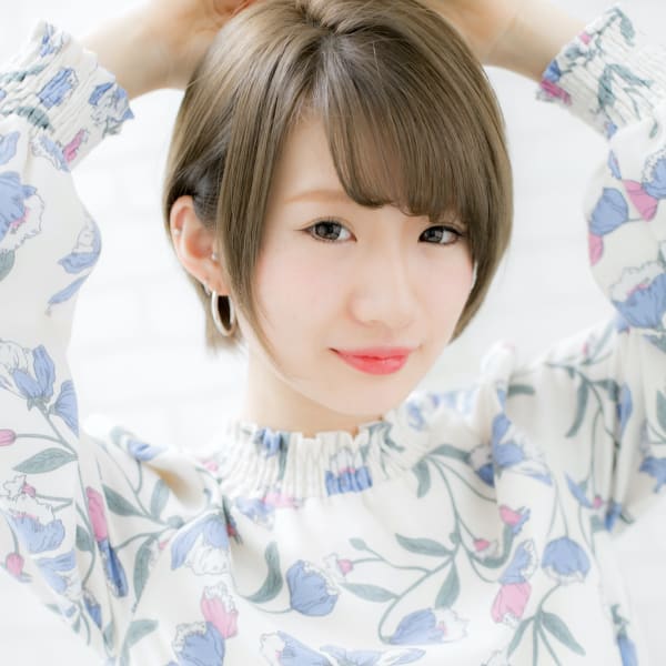 【圧倒的透明感！外国人風ショート】フェイスラインで小顔見せ♪