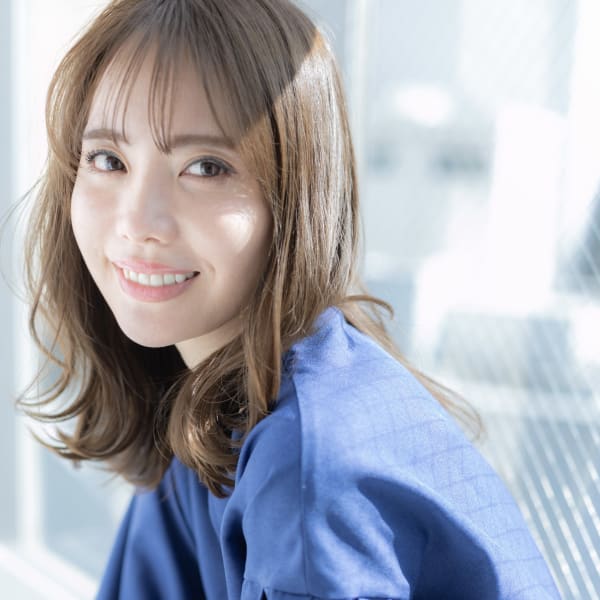 【白髪染めもOK！透明感セミディ】作り込みすぎない無造作感♪