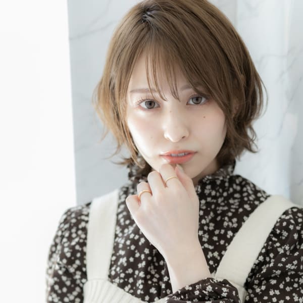 【年代・顔型を選ばないキュートボブ】フェイスラインで小顔効果