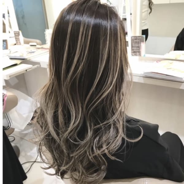 コントラストがキレイ★バレイヤージュカラー