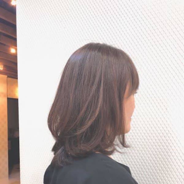 前上がり/レイヤー/ミディアム/小顔/暖色系カラー/40代