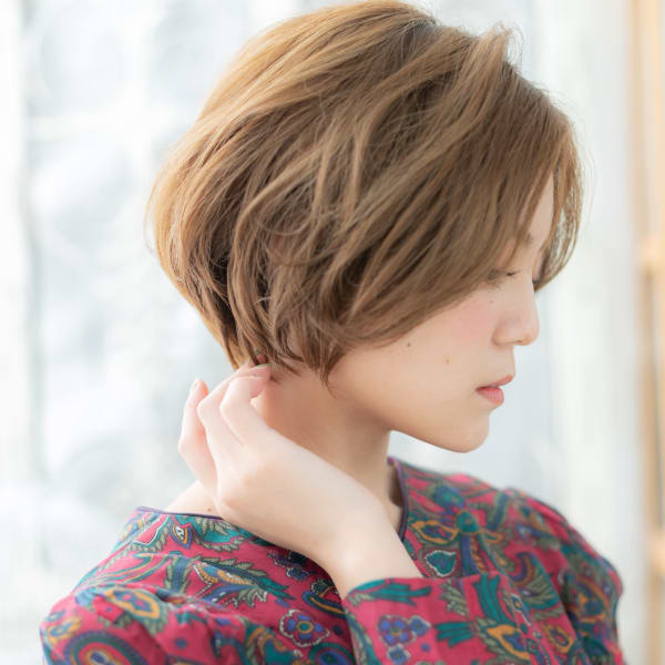 アシンメトリー大人ボブで外国人風グラマラス かきあげバング