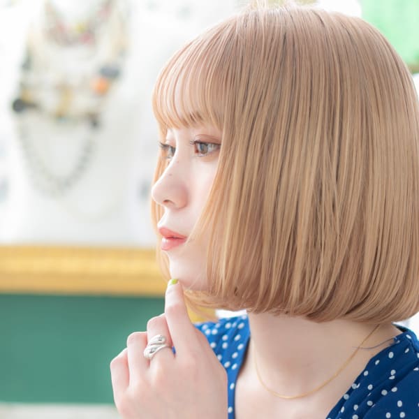 外国人風ハイトーンカラー前下がり大人ボブ　ルミエールジンジャ