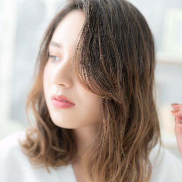 外国人風ハイライト…濡れ髪透け感ボブディ　ニュアンスカラー