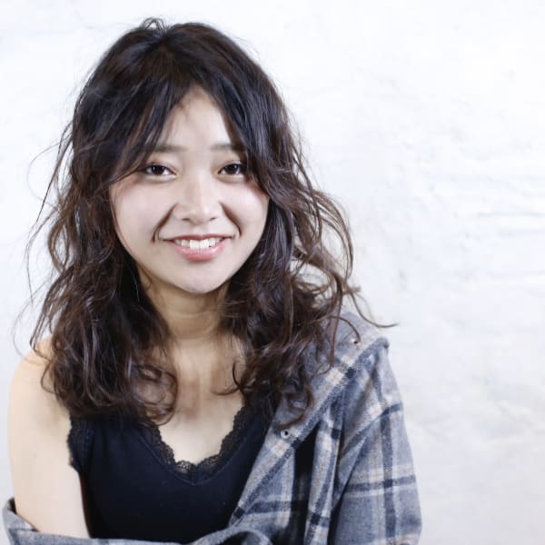 雰囲気があるパーマ スタイル　ロング 