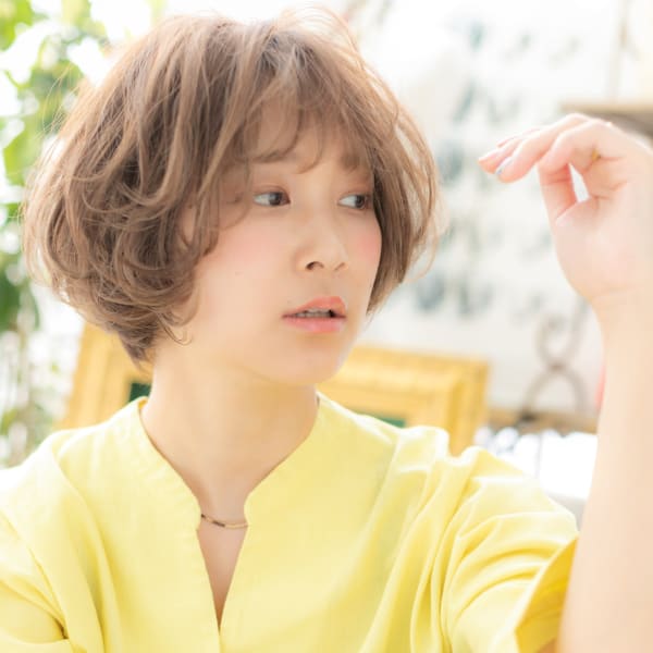 インナーカラーゆるふわ小顔くせ毛風ミニボブ ハイライト