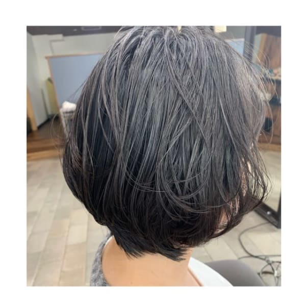 クセ毛を活かしたショートスタイル