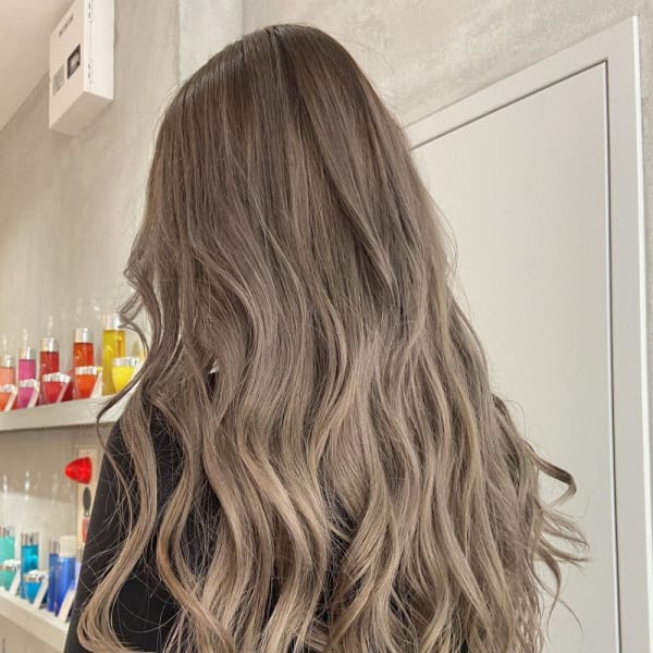 【YOKE】ミルクティーベージュケアブリーチグレージュカラー