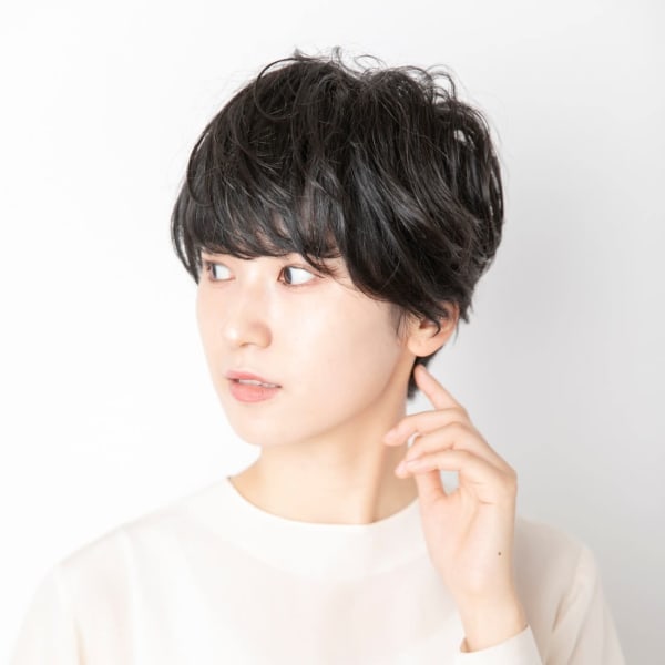 黒髪ショート