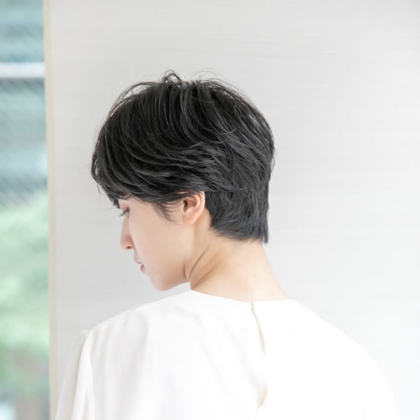 黒髪ショート