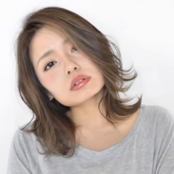 オリーブアッシュベージュ×くびれセミディ