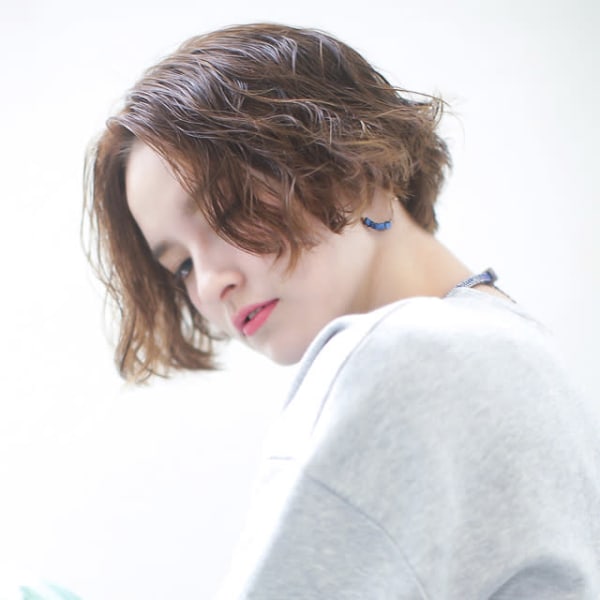 外国人風抜け感グレージュ×エッジショート