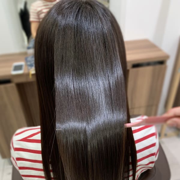 パサパサして毛先にまとまりがない人には髪質改トリートメント!