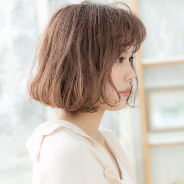 大人かわいいAラインくすみピンク小顔ロブ アッシュピンク