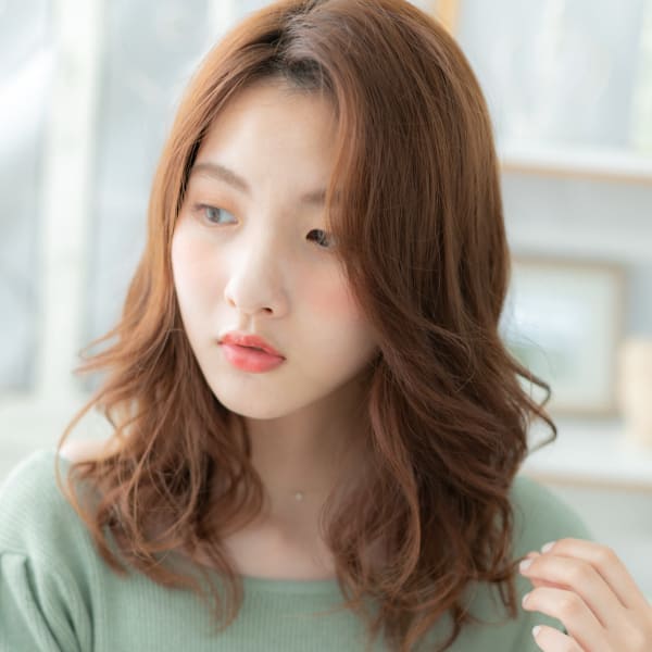 くせ毛風ルーズヘア小顔オレンジブラウン ヴェールカラー