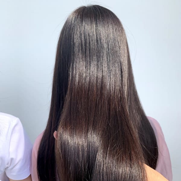 太陽光できらきら光る艶髪!